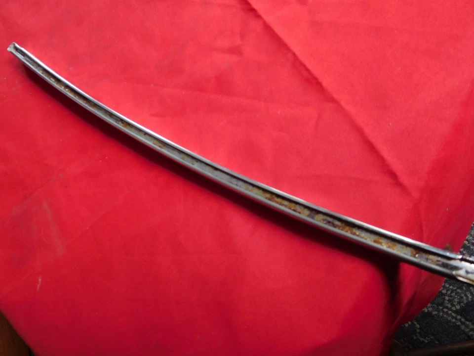 1967 1968 Cadillac DeVille Calais Coupe RIGHT PASSENGER Vertical Chrome Divider - Image 3 of 4