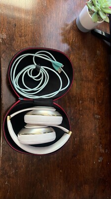 Beats by Dr. Dre Studio2 Wireless Headphones - Gold