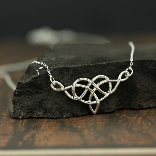 925 Silver Celtic Knot Necklace Plain silver Celtic Knot Pendant