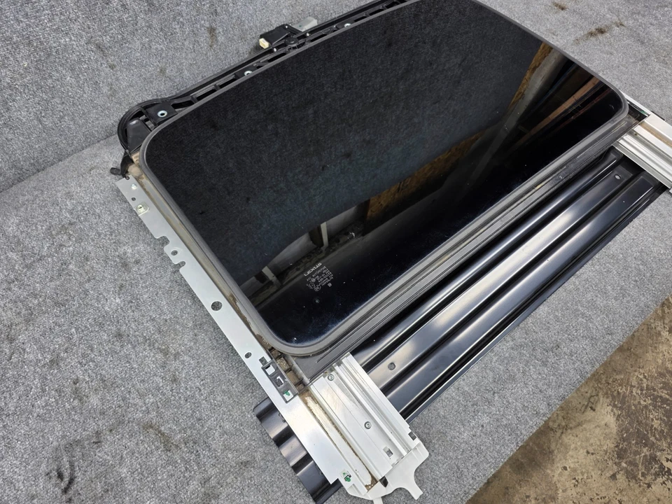 Techo corredizo techo corredizo oruga motor techo vidrio Lexus 2015-2024 Rc350 Rc300 Rc200 OEM Foto 4 de 4