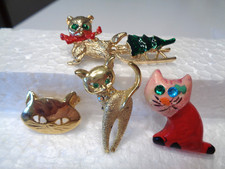 4 VINTAGE KITTY CAT NOVELTY PINS LOT  Lot 4 