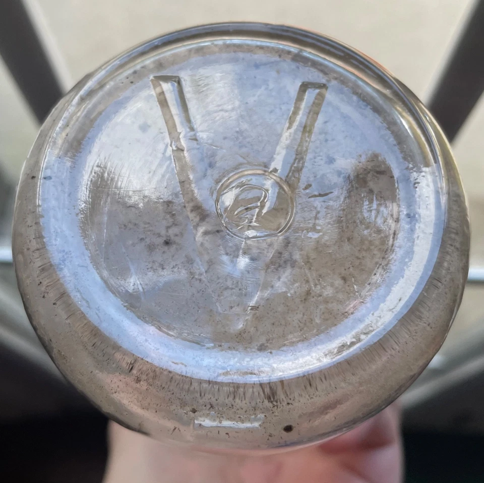 MI Kalamazoo Mich Michigan Anton Varga Dairy Pint Dairy Milk Bottle - Image 4 of 4