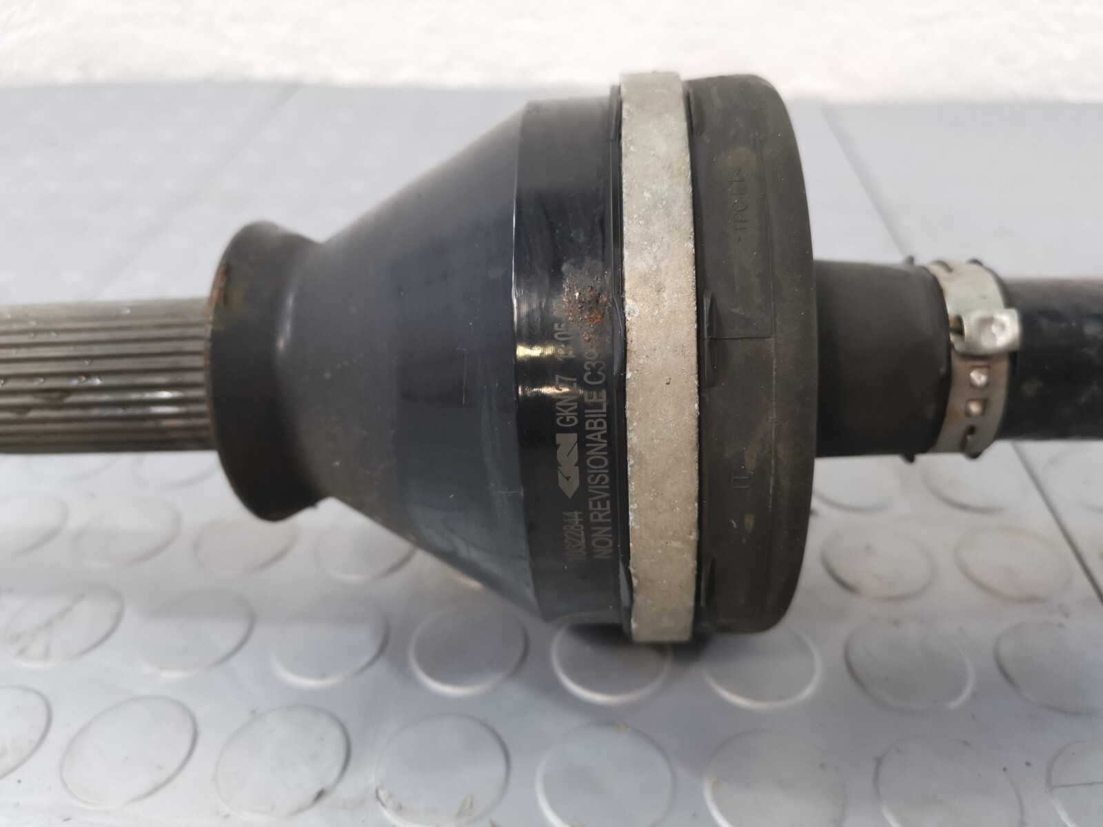 2017 - 2020 Maserati Levante LEFT RIGHT SIDE DRIVE JOINT AXLE CV SHAFT