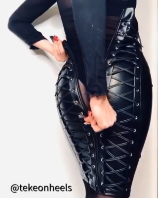 21Fashion Women's PVC Wet Look Maxi Skirt - Faux Leather PU Long Skirt Black - Size US 16-18