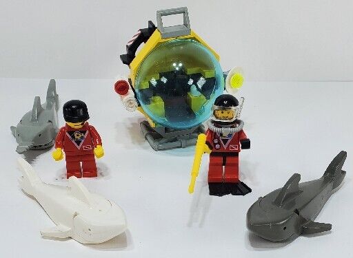 Lego Shark Attack Set #6599 Minifigs, Sharks, and Manual COMPLETE Vintage