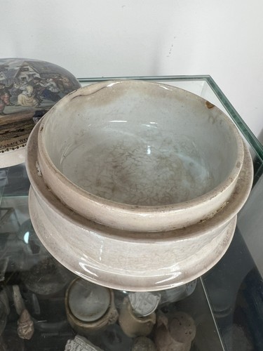 The Village Wedding Pratt Ware Pot Lid & Base - w/ Towel & Registration Mark - Picture 9 of 13