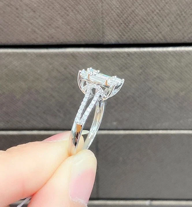 Anello di fidanzamento in argento sterling 925 con diamanti creati in laborat... - Immagine 2 di 4