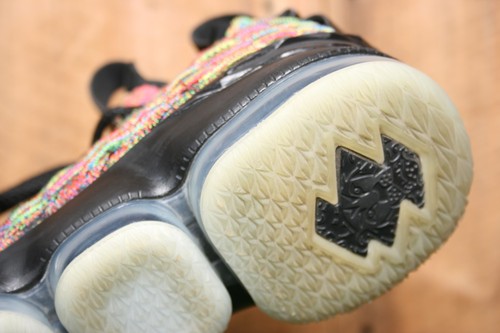 NIKE 'LeBron 15' Four Horsemen Fruity Pebbles Basketball Shoes Youth Sz. 4.5 - Picture 6 of 10