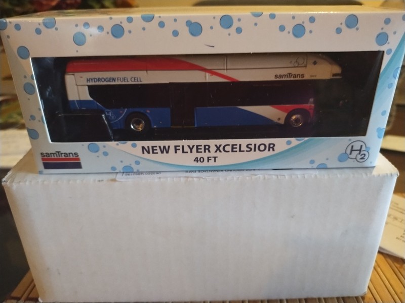 Iconic Replicas New Flyer Xcelsior XN40 Samtrans Hydrogen Fuel Cell 1/87 Scale 