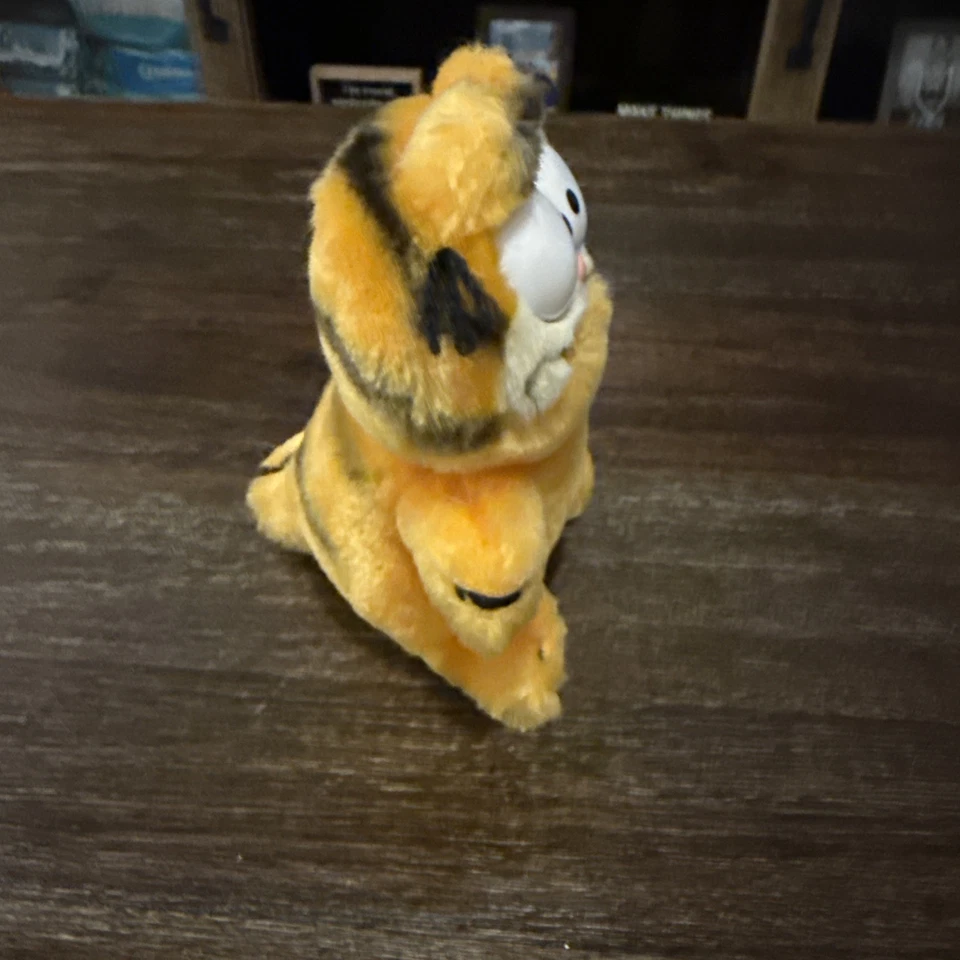 Vintage Garfield Plush 1981 Dakin 5" Tall 80s - Image 4 of 4