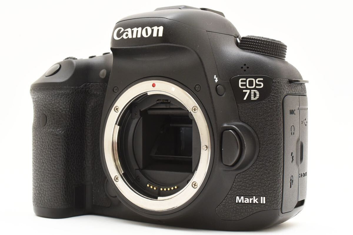 Canon Eos 7D Markii Standard Lens Set/Ef 35-80Mm 1 4-5.6 Canon Eos 7D Markii Standard Lens Set/Ef 35-80Mm 1 4-5.6