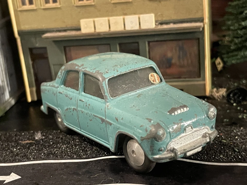 VINTAGE CORGI TOYS AUSTIN CAMBRIDGE SEDAN BLUE - image 2 of 4