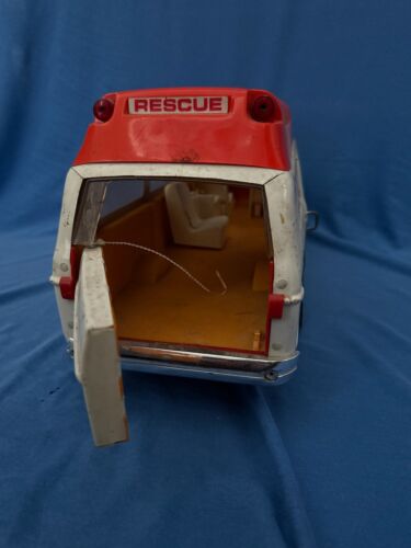 1976-77 TONKA Ambulance Emergency Van w/People - Vintage Pressed Steel Toy Truck - Picture 13 of 24