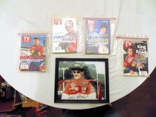 VINTAGE JEFF GORDON AUTOGRAPHED 8X10 PHOTO AND TV GUIDES PACKAGE