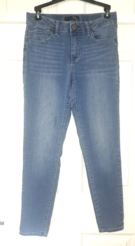 1822 Denim Women's Soft Stretch Skinny Jeans Size 6