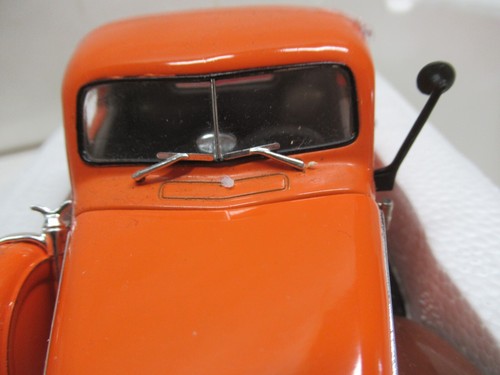 TRUST WORTHY 1937 STUDEBAKER COUPE EXPRESS PICKUP ORANGE 1:24 SCALE - Picture 10 of 14
