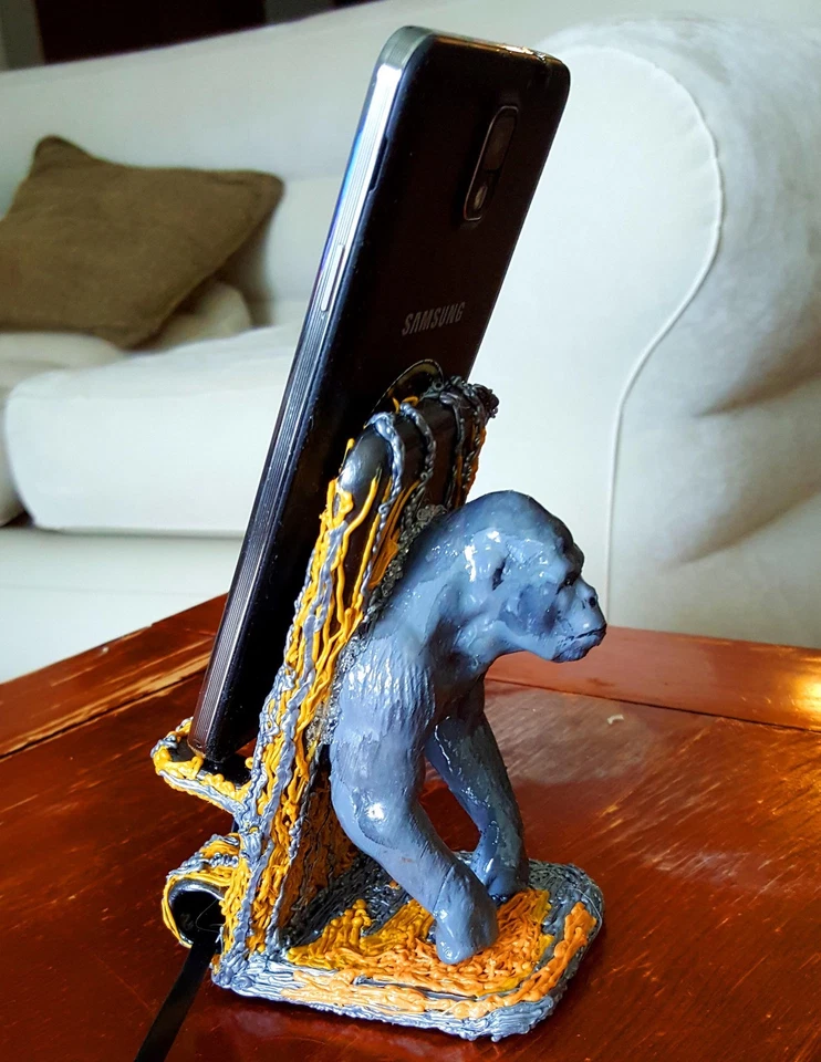 GORILLA Assortment Cell Phone Arteries Stand, Cradle and Charging Dock. - Image 3 of 3