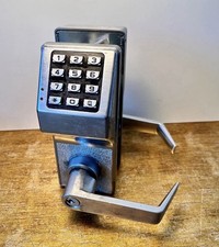 Alarm Lock Systems Inc LA2616 Electronic Keypad or Key door lock. Untested