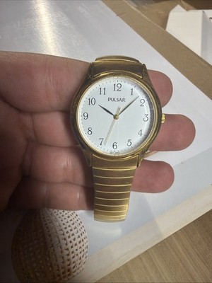 Vintage Mens PULSAR White Dial 32 mm watch New Battery