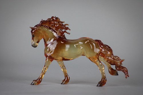 Chestnut Friesian Clearware Heartbreaker (Breyer Stablemate Scale) - Picture 1 of 4
