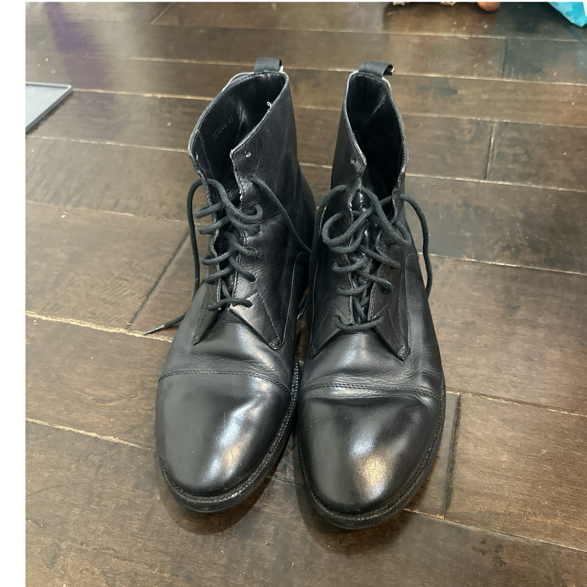 Balenciaga Men display picture 2