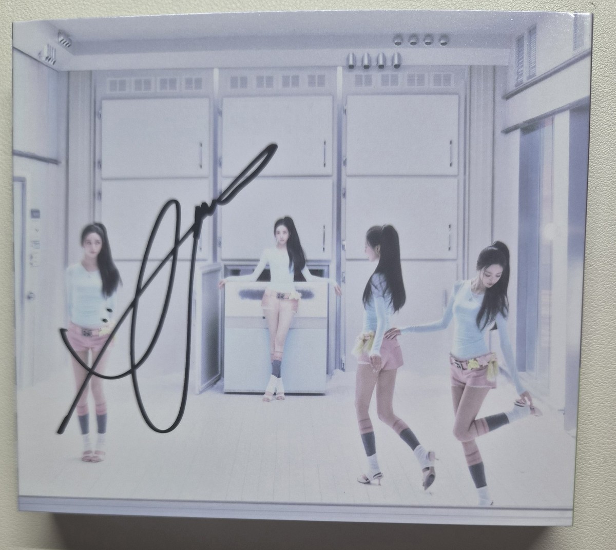 ITZY  サインアルバム  withdrama ITZY 1st Album Crazy In Love Official PVC Photocard Withdrama