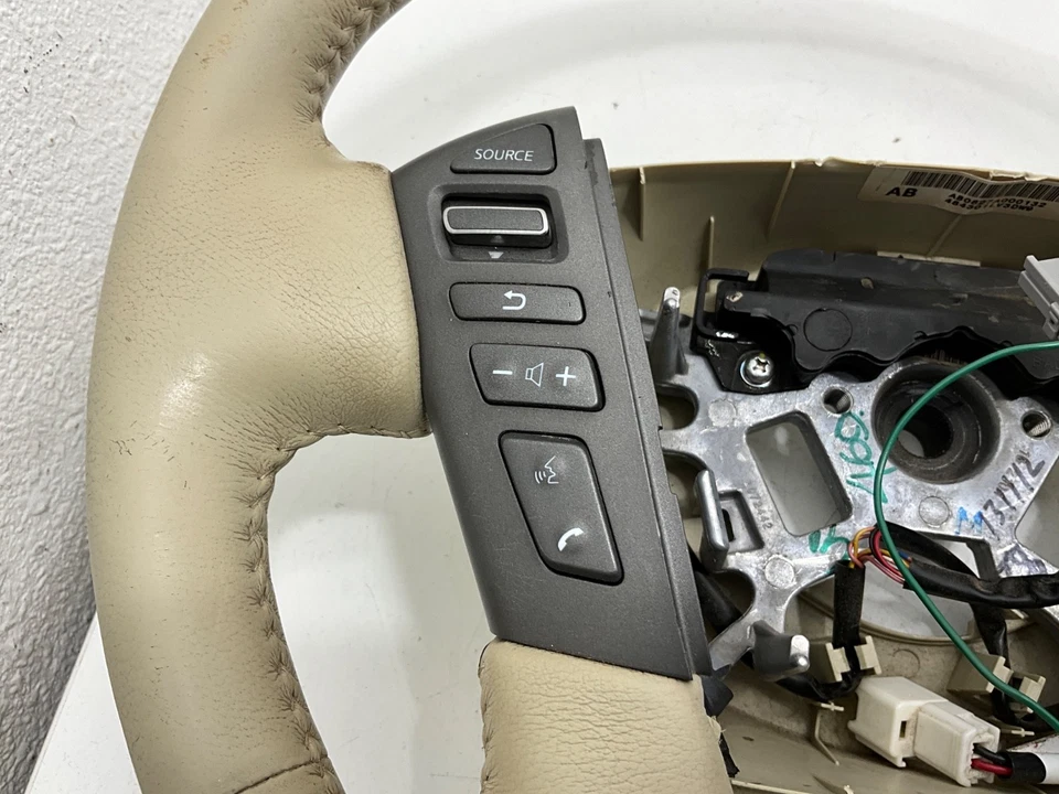 Infiniti QX80 2014 volante cuero con controles de audio beige AB0827A0001 OEM Foto 4 de 4