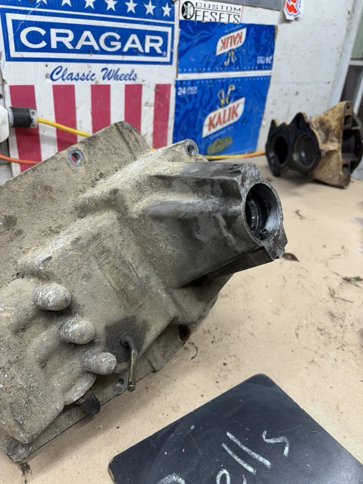 CHEVROLET GMC TRUCK SM465 CH465 MUNCIE MANUAL TRANSMISSION TOP COVER ALUMINUM - Image 4 of 4