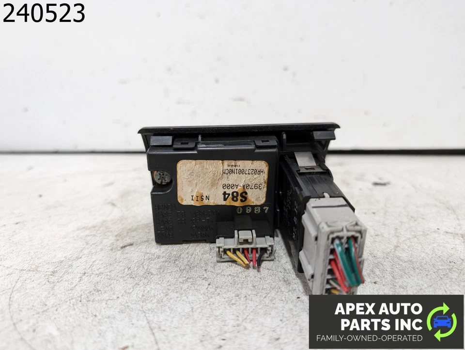 OEM 1998 Honda Accord 3L Dash Clock W/ Hazard Switch - Image 4 of 4