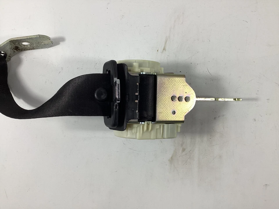 BMW 525i 2007-2010 cinturón de seguridad trasero izquierdo lado conductor 33061258 OEM. Foto 4 de 4