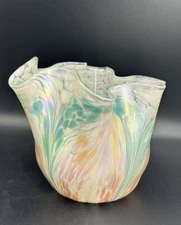 VTG Handkerchief Vase Bowl Connie Christopher Rainbow Iridescent Art Glass 5.25”