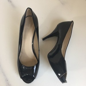 black patent leather pumps nine west