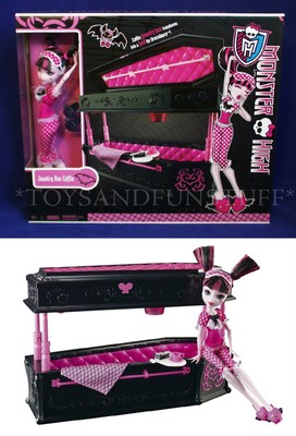 draculaura bed