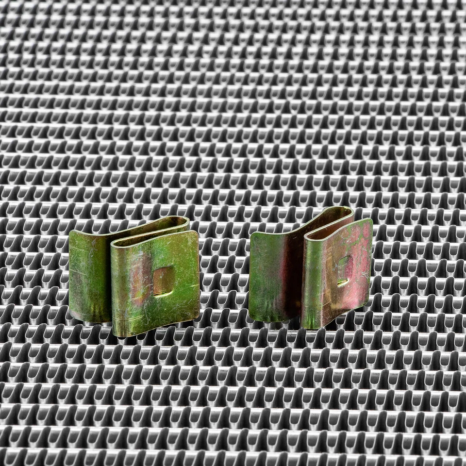 4Row Aluminum Radiator For 80-84 1983 Ford F100 F150 F250 F350 Bronco 5.8L 7.5L Foto 4 de 4