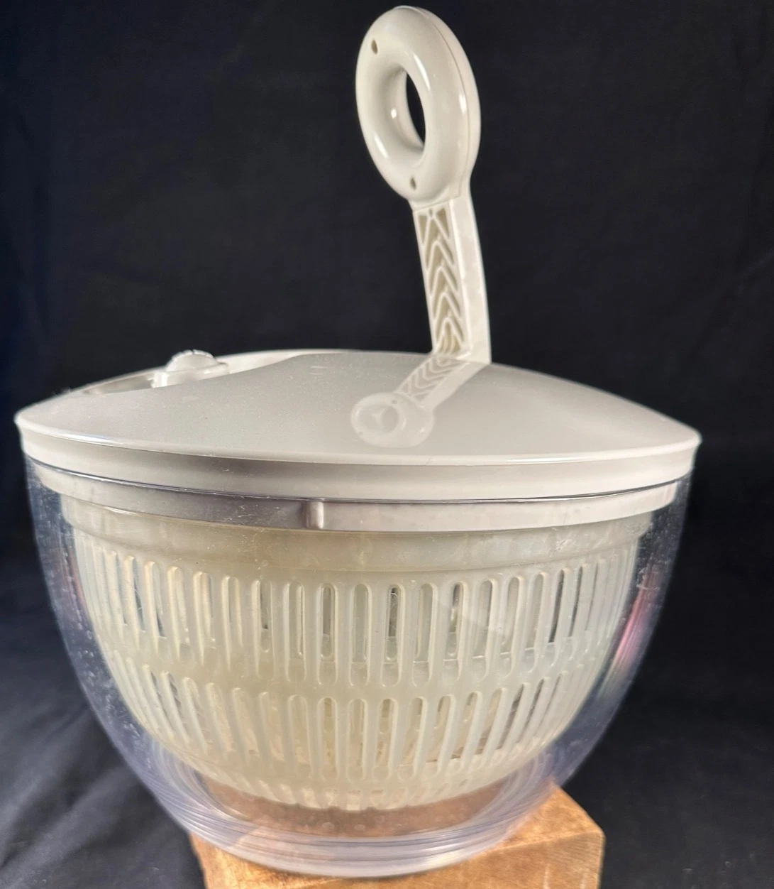 Pampered Chef Salad Spinner Pump Handle Clear Bowl With Large And Small Colander