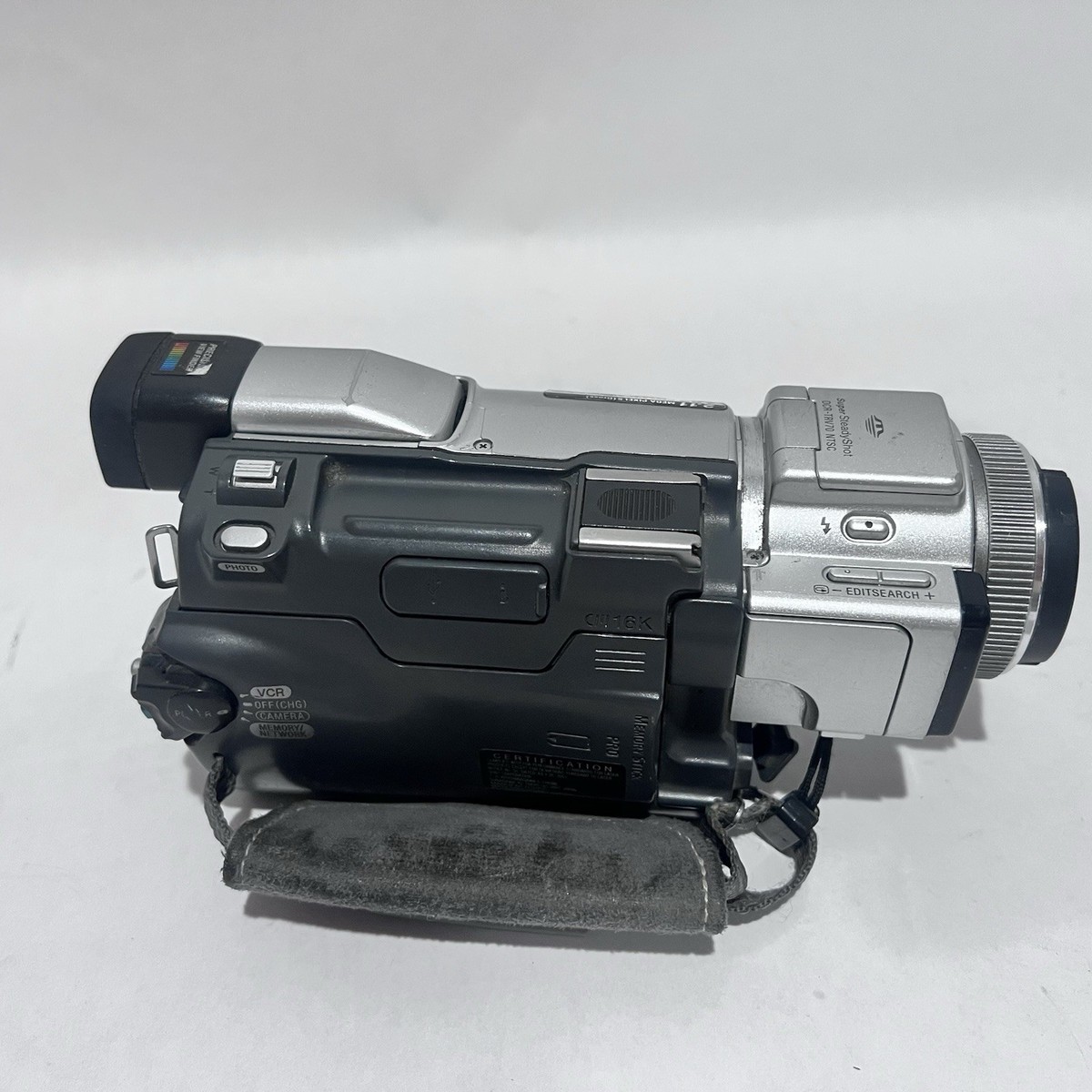 Sony DCR-TRV70 MiniDV Handycam Digital Video Camera Recorder