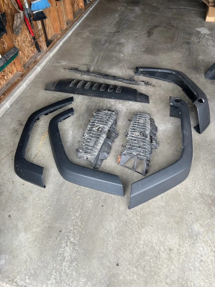 2012 To 2018 Jeep Wrangler Fender Flares And Bumpers - Image 2 of 3