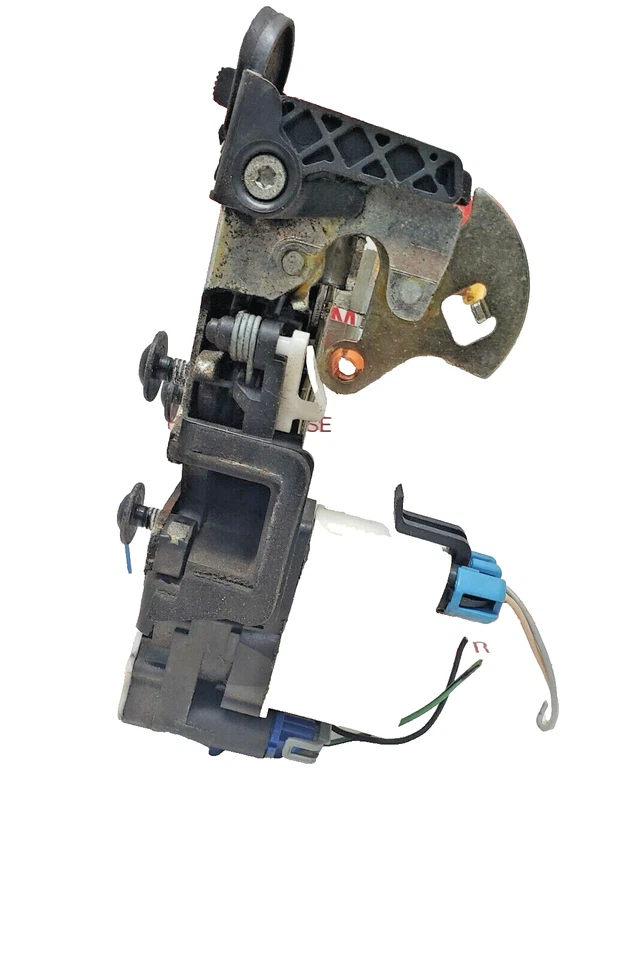 2001–2006 GMC Yukon / Yukon Denali / Chevy Tahoe / Cadillac Escalade Rear Right - Image 2 of 4