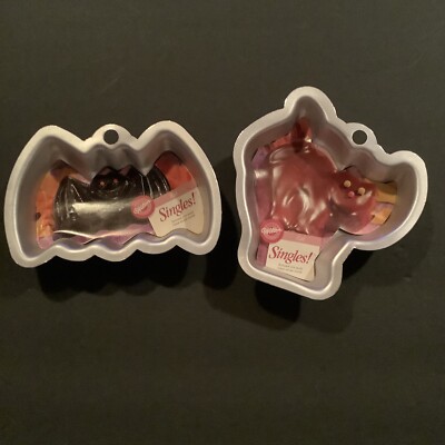 Wilton Halloween Singles! Bat & Cat Bake Pan - NEW T9