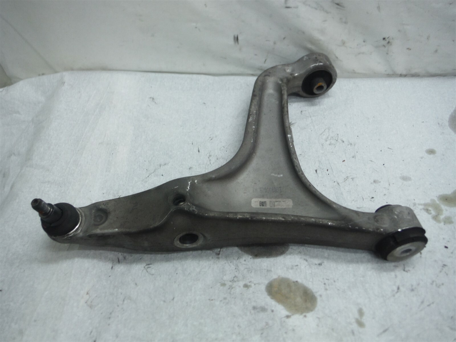 2014-2016 MASERATI QUATTROPORTE PASSENGER RIGHT LOWER CONTROL ARM 06700069330