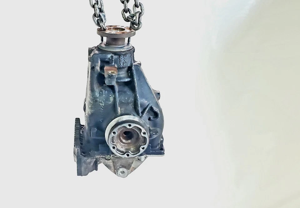 2003 2004 2005 BMW Z4 OEM Differential Carrier Automatic RWD 3.64 Ratio - Image 4 of 4