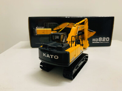 Kato HD820-7 Regzam Hydraulic Excavator 1:50 Scale DieCast Model