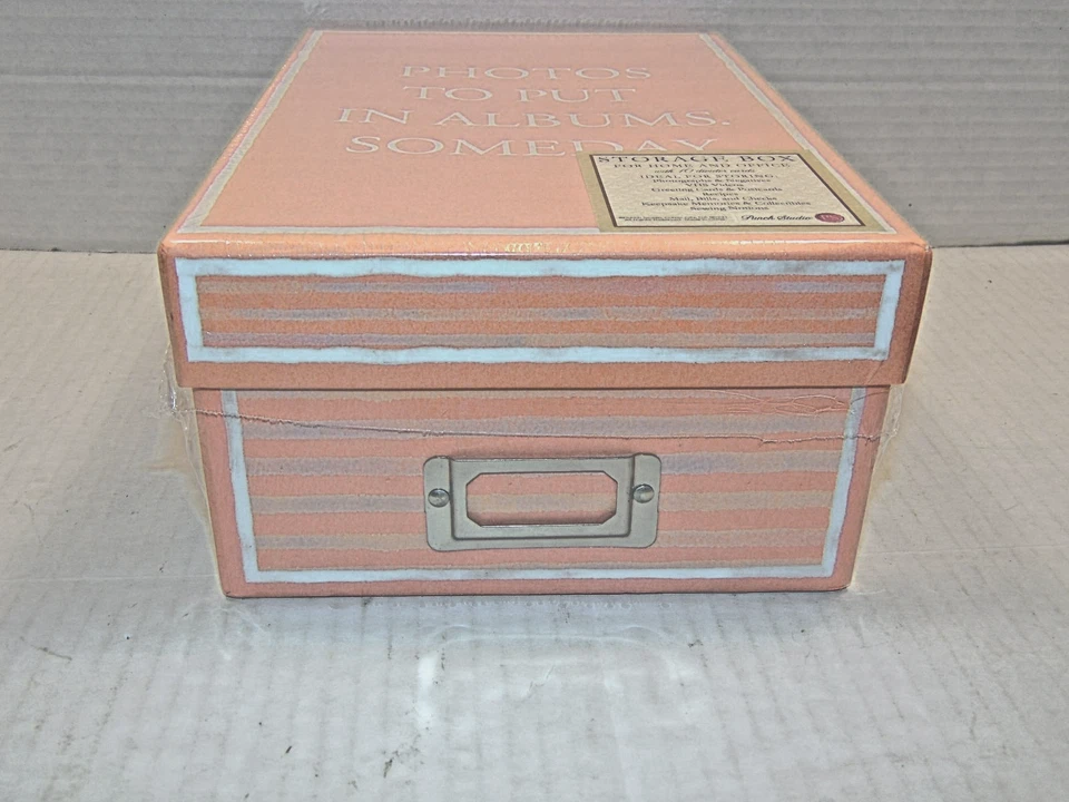 Caja de almacenamiento de fotos Punch Studio Molly & Rex fotos para poner en álbumes algún día Foto 2 de 4