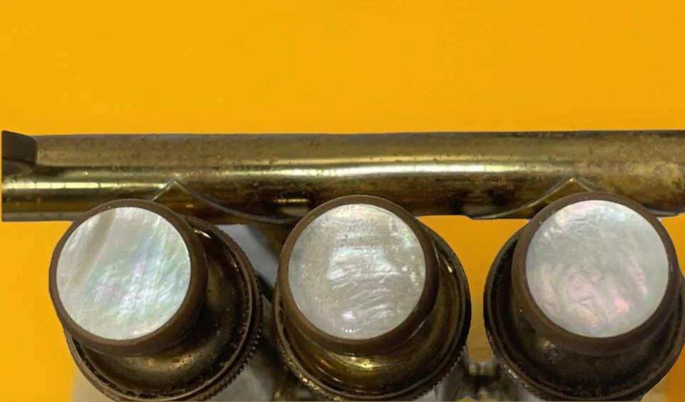 Trompete Besson com estojo de viagem - Imagem 4 de 4