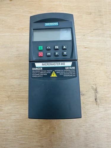Siemens 6SE6440-2UD13-7AA1 MICROMASTER 440