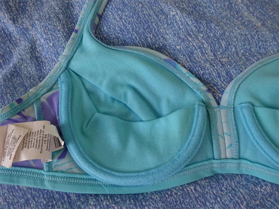 Maillot de bain soutien gorge à armature bleu mauve motifs DECATHLON 85 C TBE - Photo 4/4