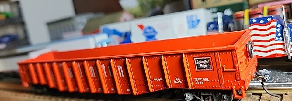 Athearn HO=1/87 Burlington Gondola BUILT 4 LAYOUT C B & Q R.R. RTR-#83116-RED-MW - Image 3 of 4