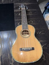 Mitchell MU-70 Ukulele