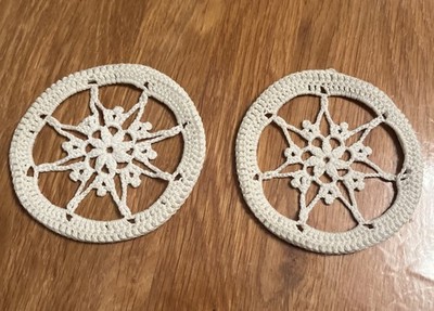 2 Vintage Makramee Untersetzer Rund Kleine Deckchen Cremeweiß Baumwollfaden D10cm