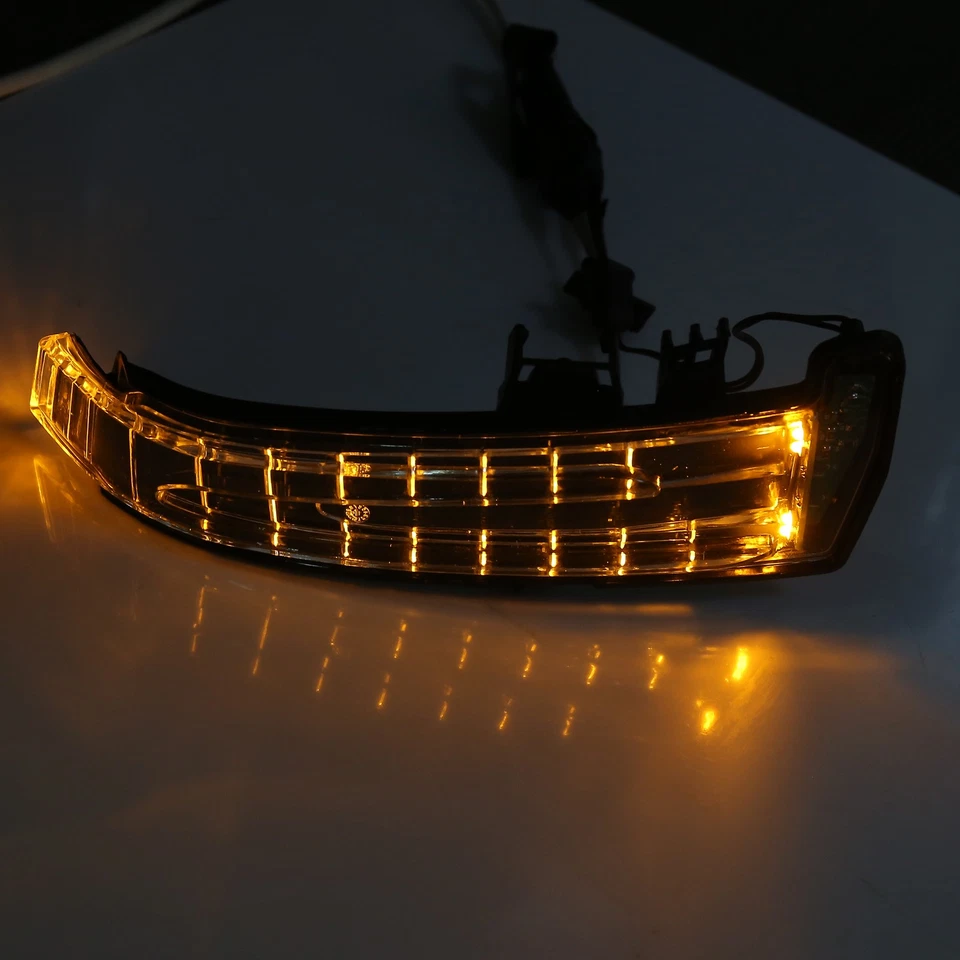Luz de señal de giro del espejo retrovisor lateral derecho personalizada para Mercedes Benz W204 C204 W212 Foto 3 de 4